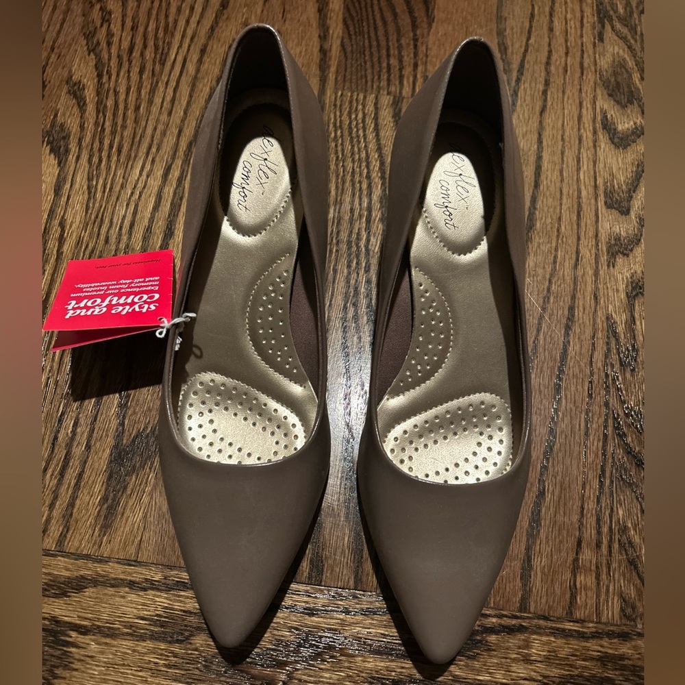Dexflex Comfort Taupe Heels